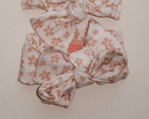 Oversized Bow Taupe Daisy Tie On Headwrap