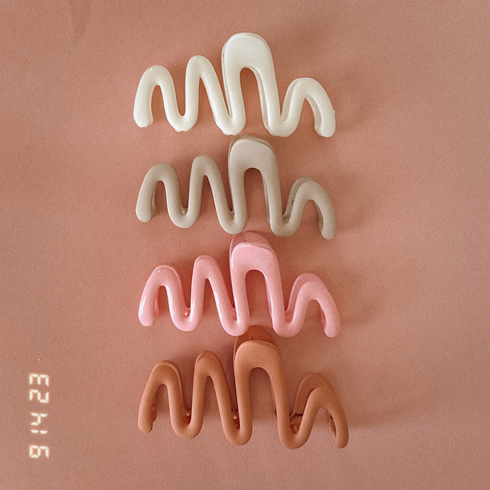 Wavy Claw Clip