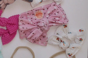 Taffy Dainty Floral Tie On Headwrap