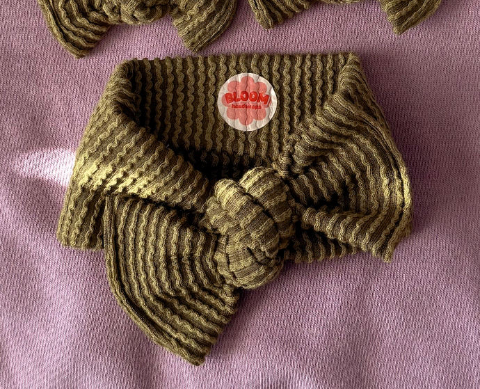 Olive Wavy Tie On Headwrap