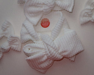 Oversized Bow White Wavy Ribbed Tie On Headwrap