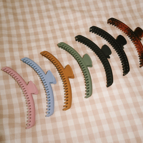 Crescent Claw - strong hold - 7 color options