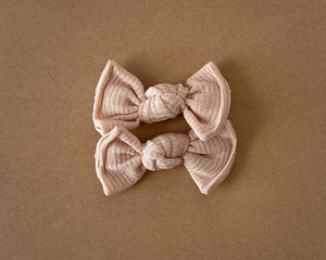 Peach Fuzz Mini Ribbed BloomCLIPS OR Nylon Headband