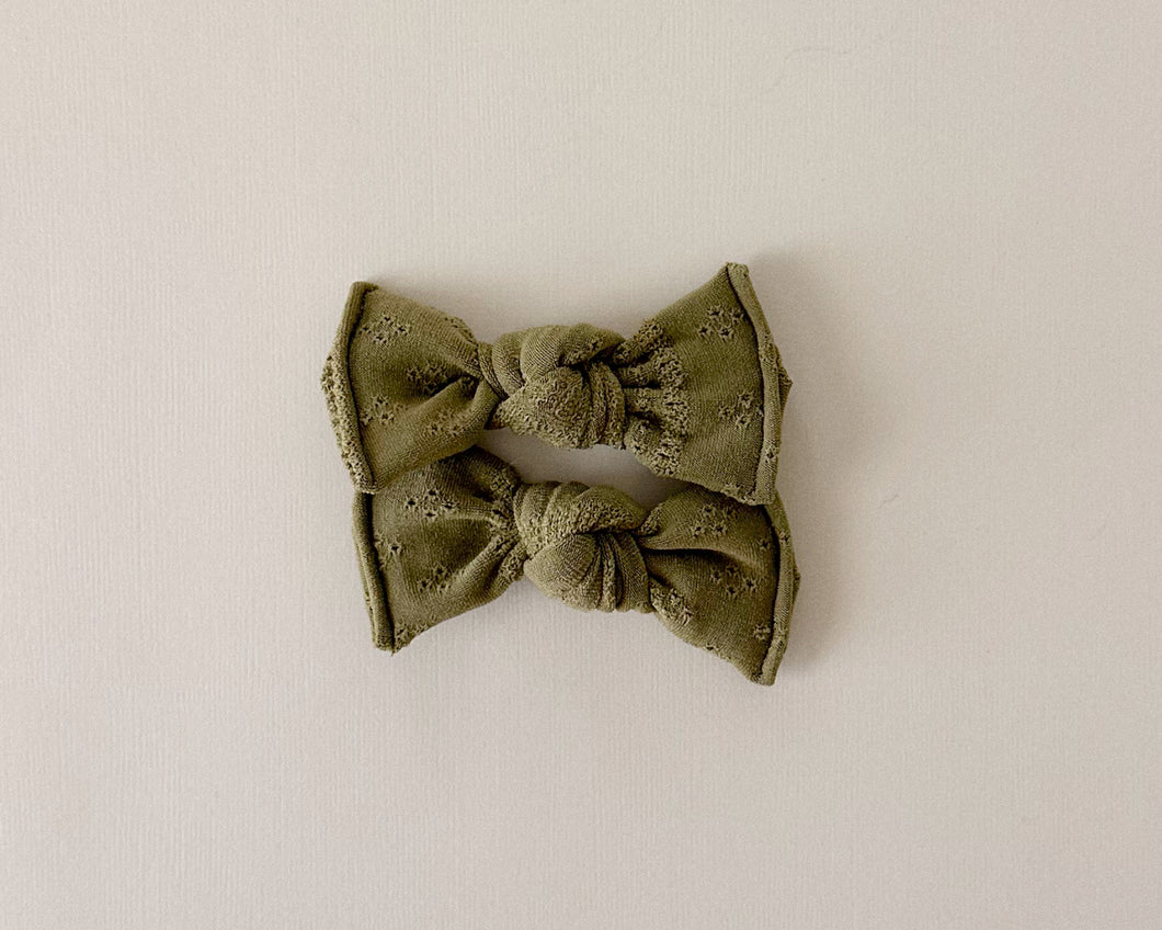 Olive Eyelet BloomCLIPS set of 2