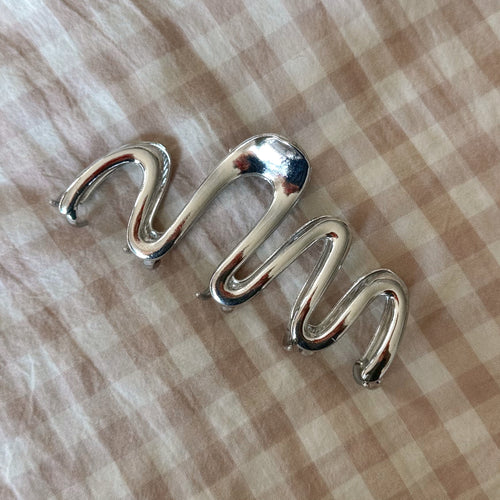 Silver Wavy Metal Claw Clip