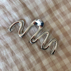 Silver Wavy Metal Claw Clip