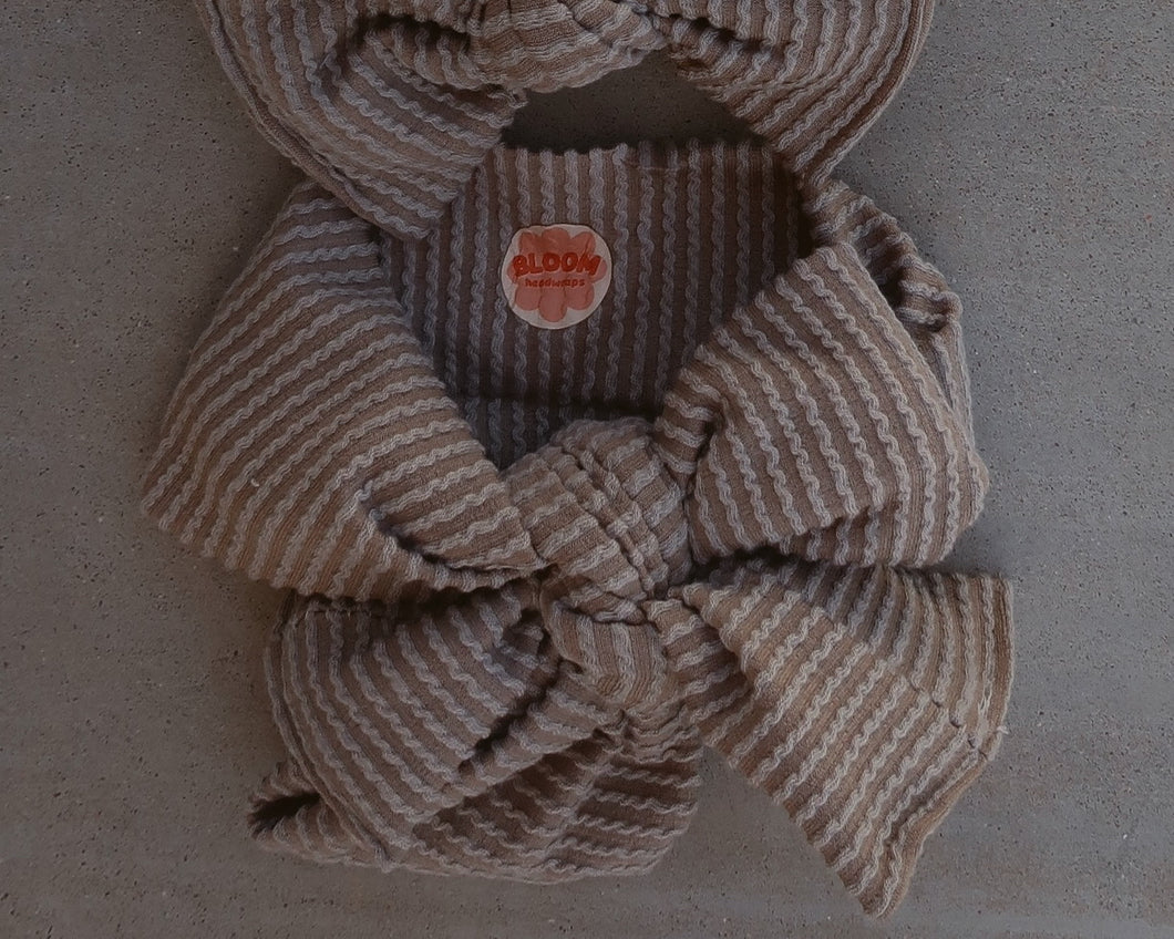 Oversized Concrete Wavy Ribbed Tie On Headwrap