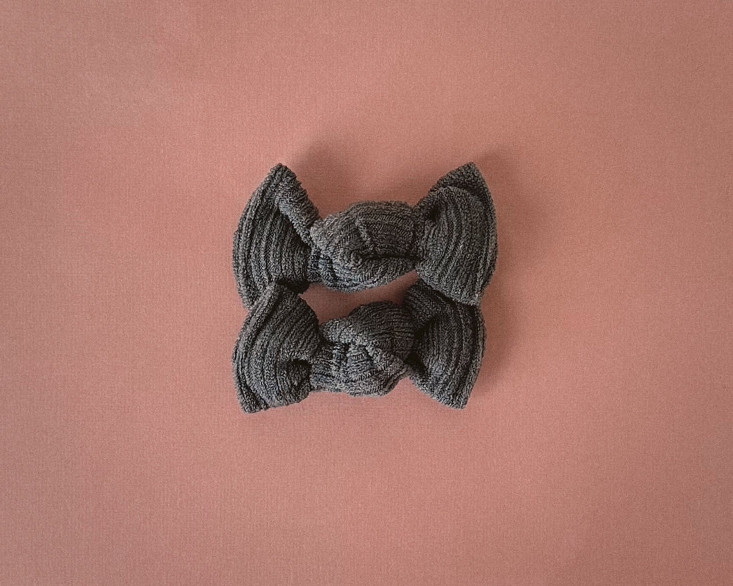 Charcoal Sweater Ribbed BloomCLIPS set of 2