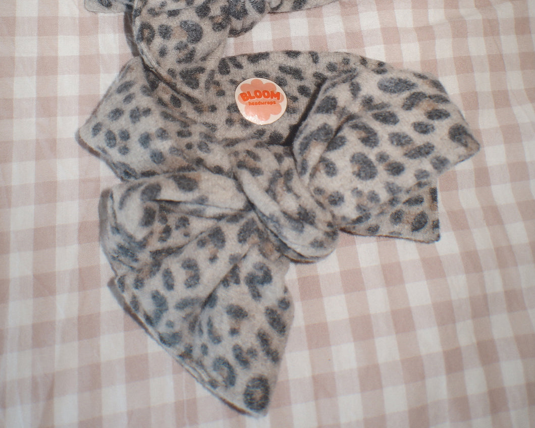 Oversized Bow Classic Sand Cheetah Fuzzy Tie On Headwrap