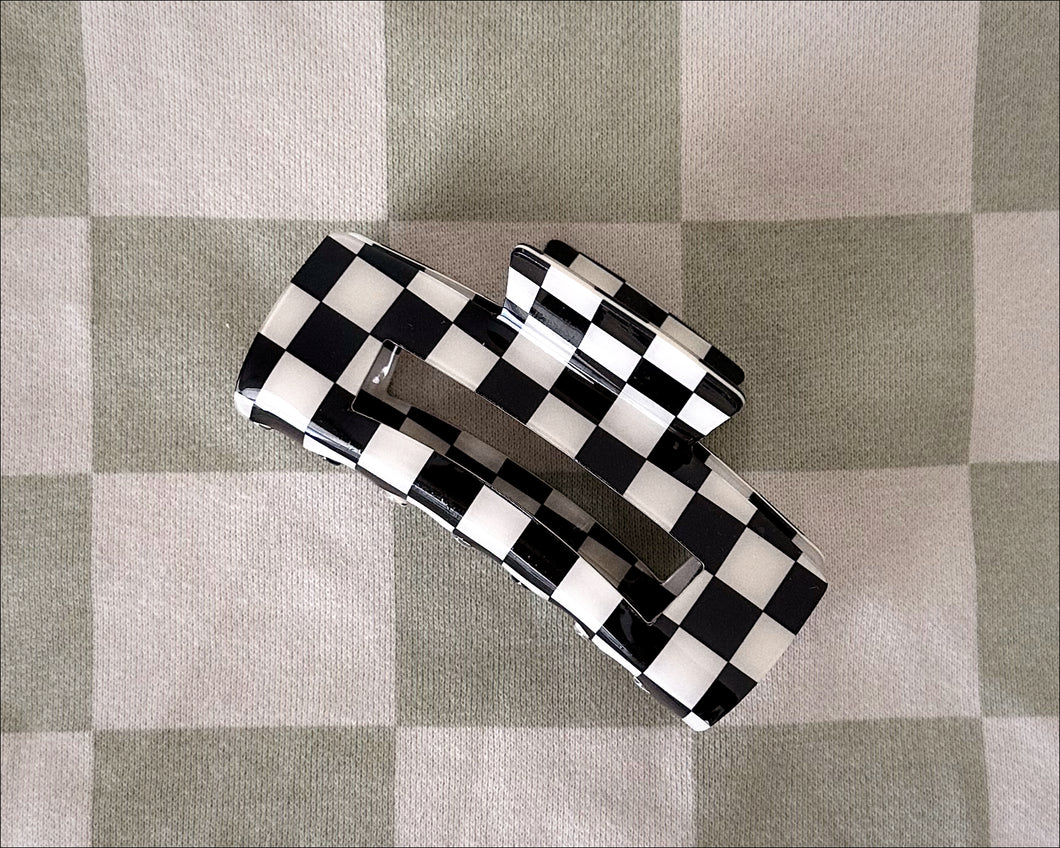 Black and White Checker Claw Clip