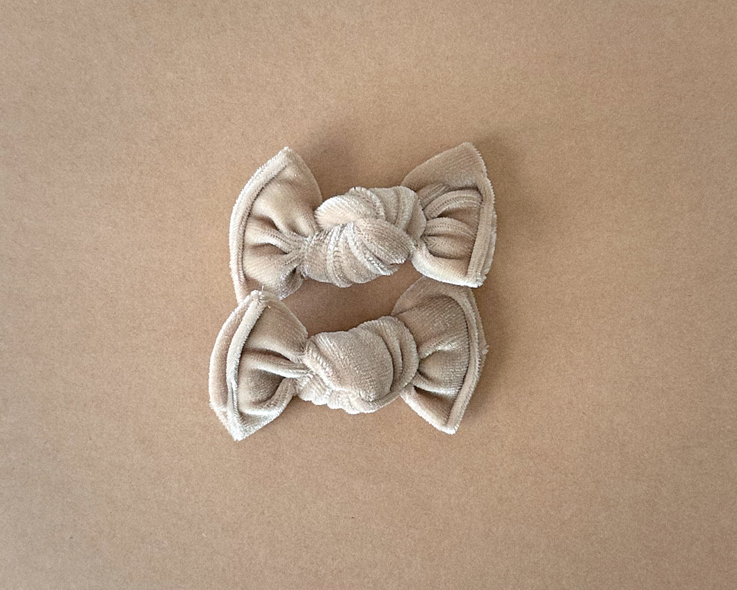 *RESTOCK* Ivory Velvet BloomCLIPS set of 2