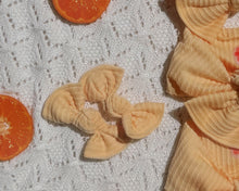 Orange Cream Wavy Ribbed BloomCLIPS set of 2