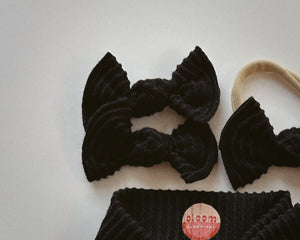 black wavy ribbed bloom clips set of 2 alligator clips toddler baby girl