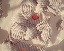 cream wavy ribbed bow for baby girl stretchy and adjustable