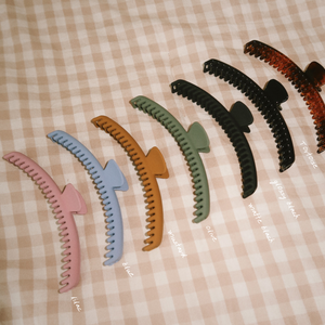 Crescent Claw - strong hold - 7 color options