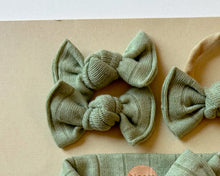 mint wide ribbed bloom clips toddler baby bows