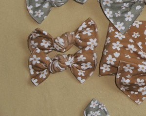 nutmeg floral daisy fall baby bow hair clips piggy sets