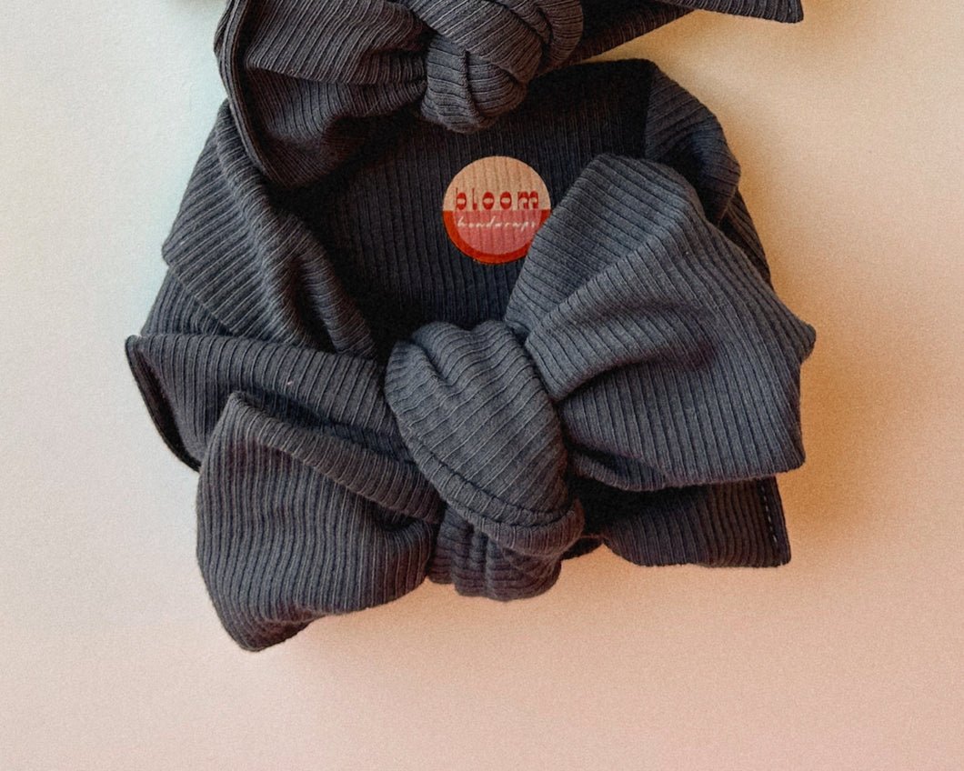 oversized charcoal ribbed bow