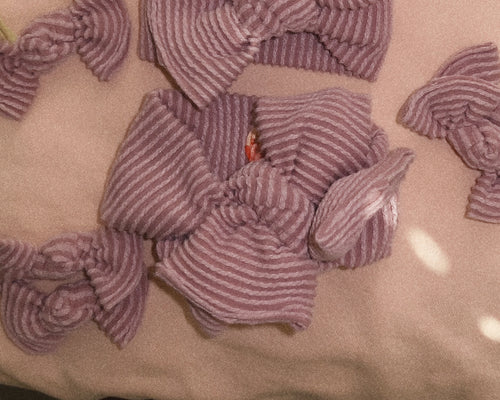 oversized mauve wavy ribbed tie on headwrap baby bows
