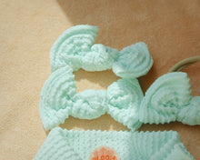 pale turquoise wavy ribbed bloomclips for toddler baby girl bows