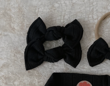 bloom bows black 