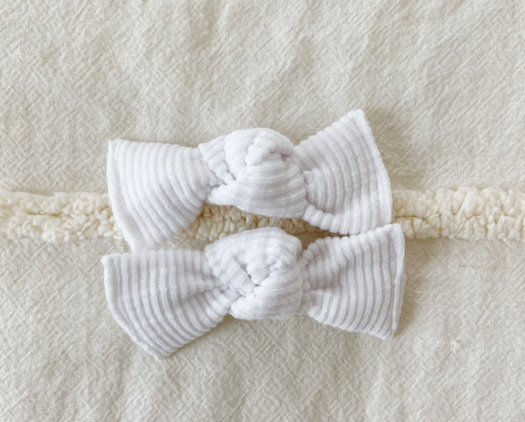 *RESTOCK* White Ribbed BloomCLIPS set of 2
