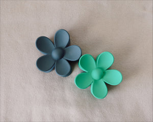 Daisy Claw Clips - Slate or Green