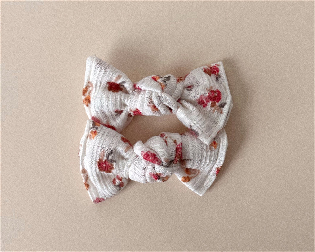 White Floral BloomCLIPS set of 2