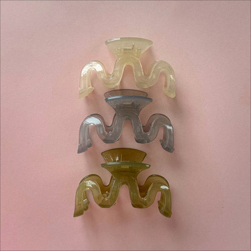 Wavy Claw Clip